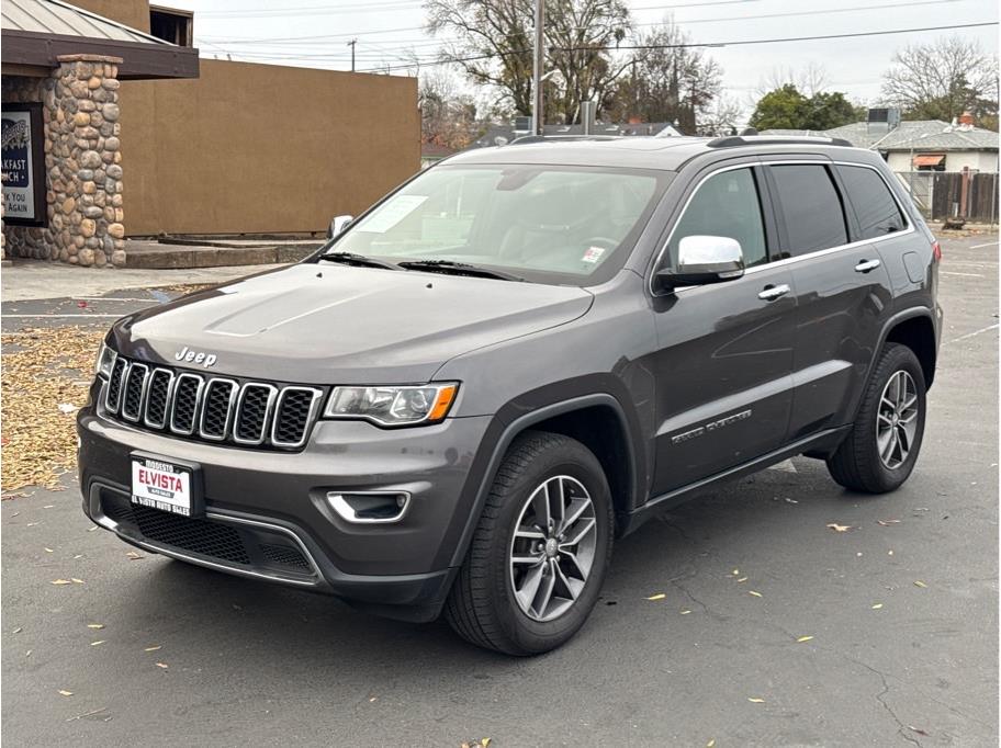2017 Jeep Grand Cherokee Limited's photo