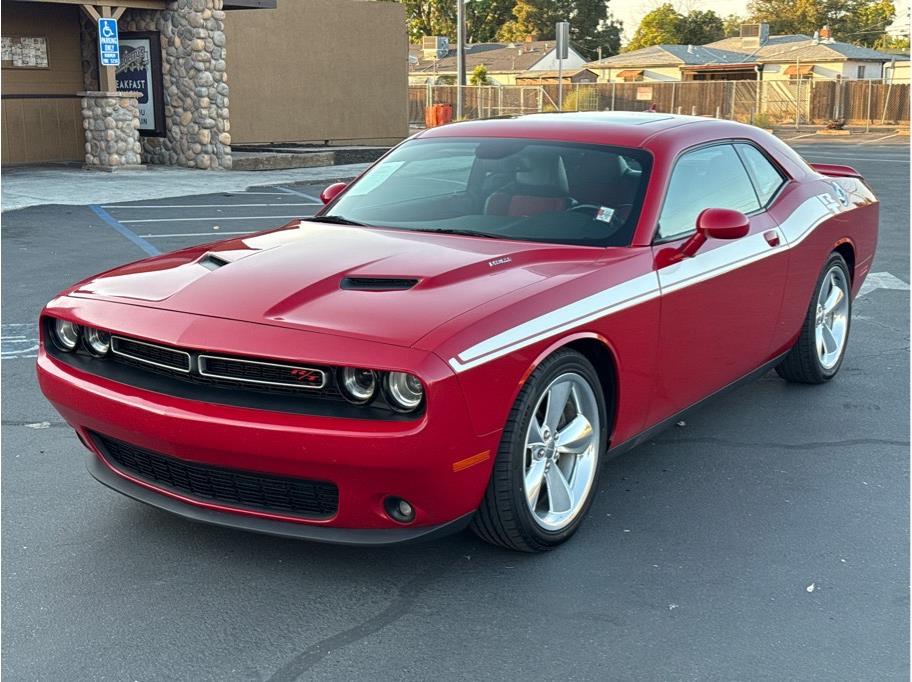 2016 Dodge Challenger R/T's photo