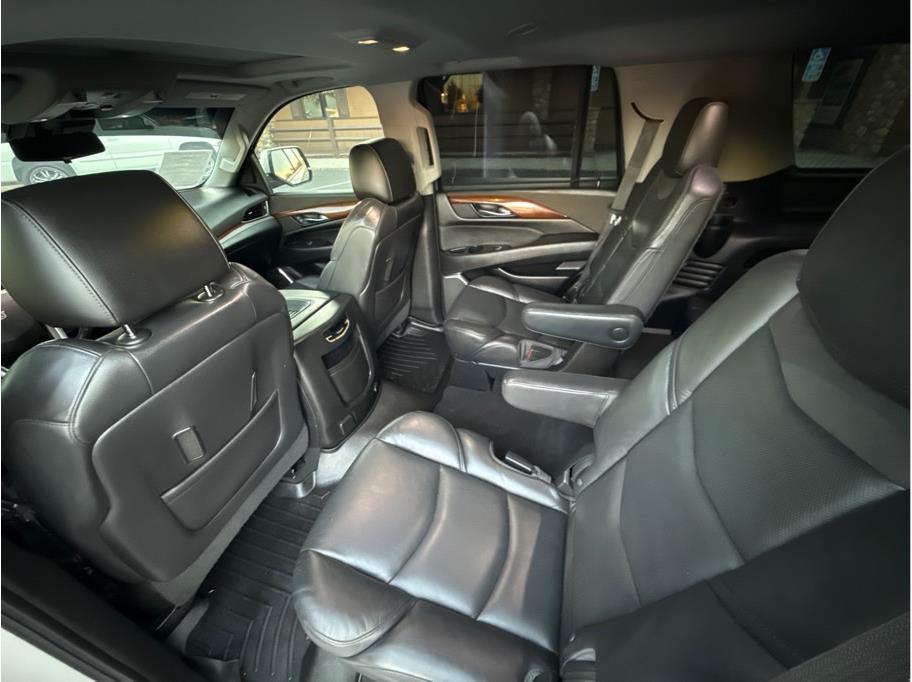 2019 Cadillac Escalade Luxury - Photo 11