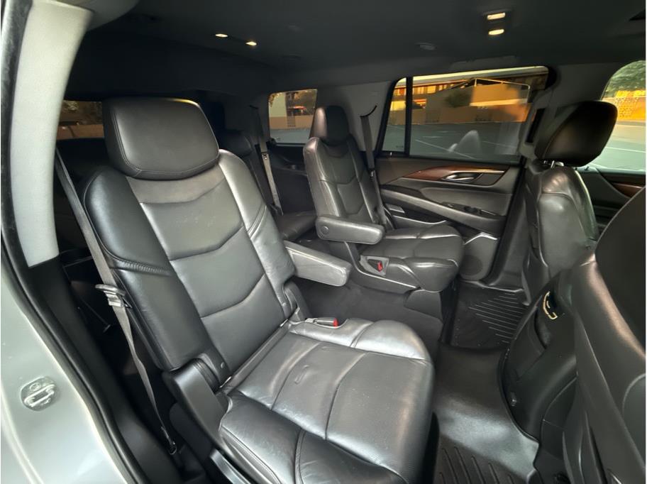 2019 Cadillac Escalade Luxury - Photo 16