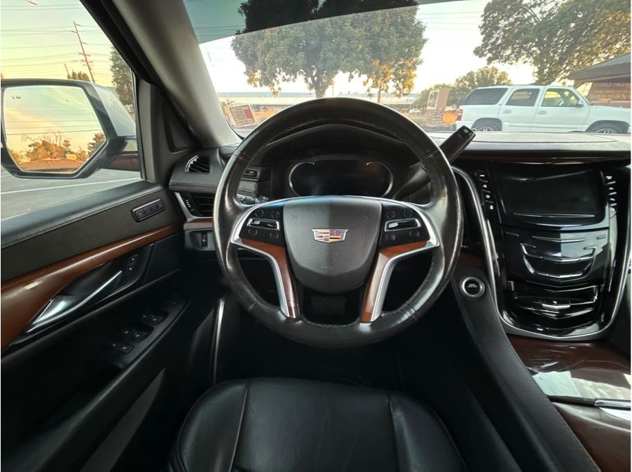 2019 Cadillac Escalade Luxury - Photo 19
