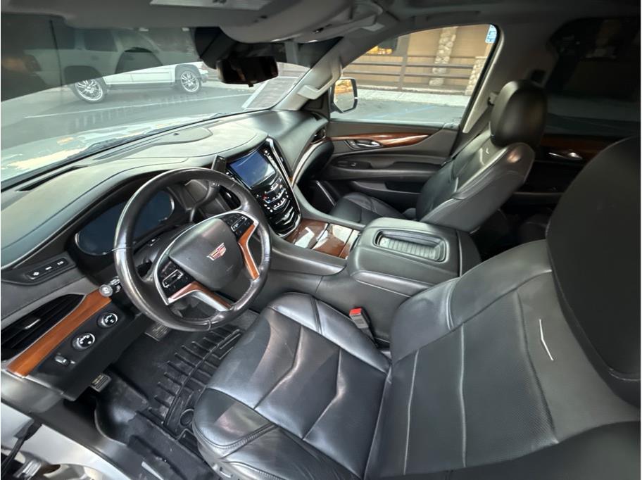 2019 Cadillac Escalade Luxury - Photo 9