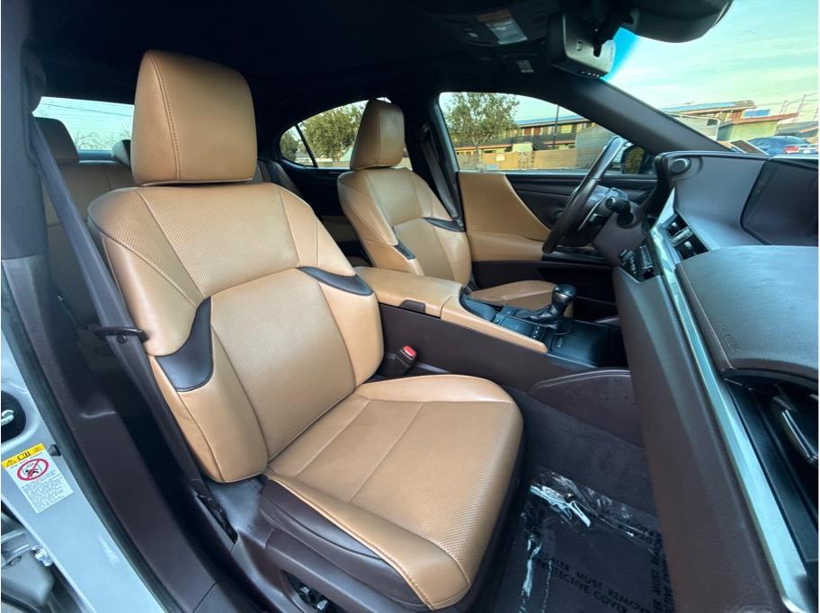 2019 Lexus ES 350 - Photo 12