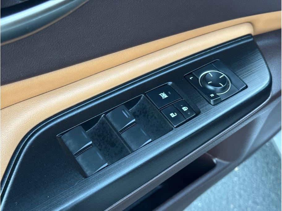 2019 Lexus ES 350 - Photo 20