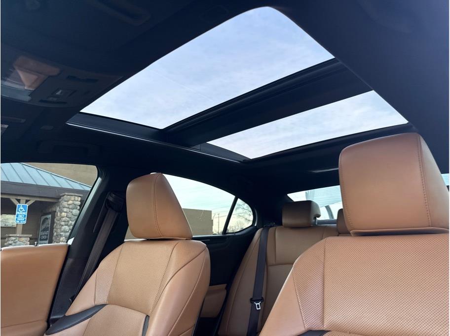 2019 Lexus ES 350 - Photo 35