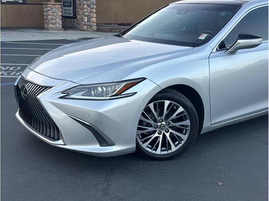 2019 Lexus ES 350 - Photo 42