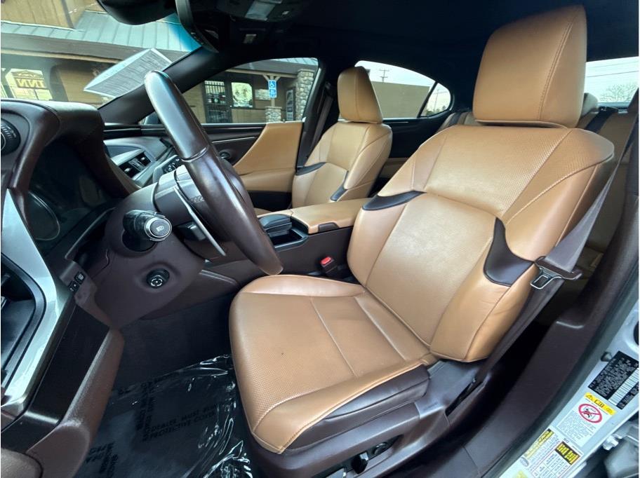 2019 Lexus ES 350 - Photo 8
