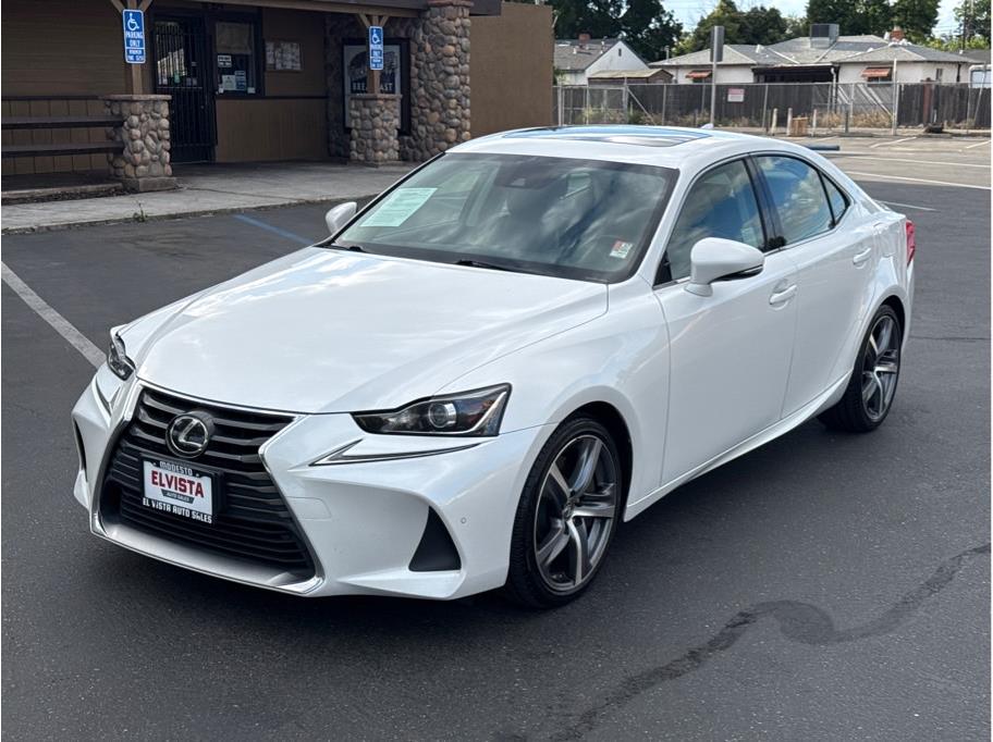 2017 Lexus IS 350's photo
