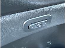 Vehicle Thumb #22