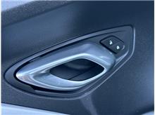 Vehicle Thumb #16