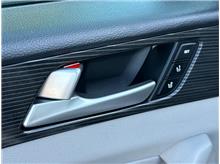 Vehicle Thumb #20