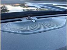 Vehicle Thumb #31
