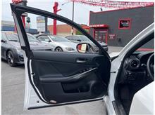 Vehicle Thumb #25