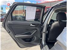 Vehicle Thumb #19
