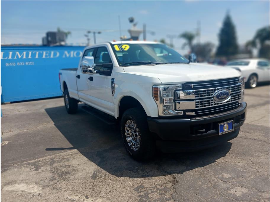2019 Ford F250 Super Duty Crew Cab from Limited Motors Auto Group
