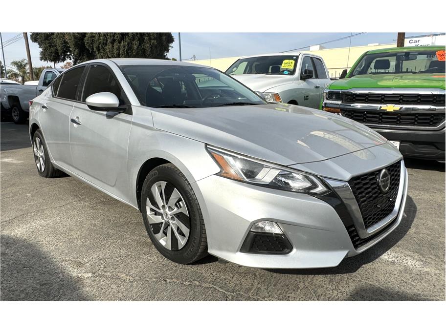 2019 Nissan Altima from Mission Auto Sales