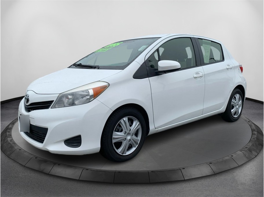 2014 Toyota Yaris SE's photo