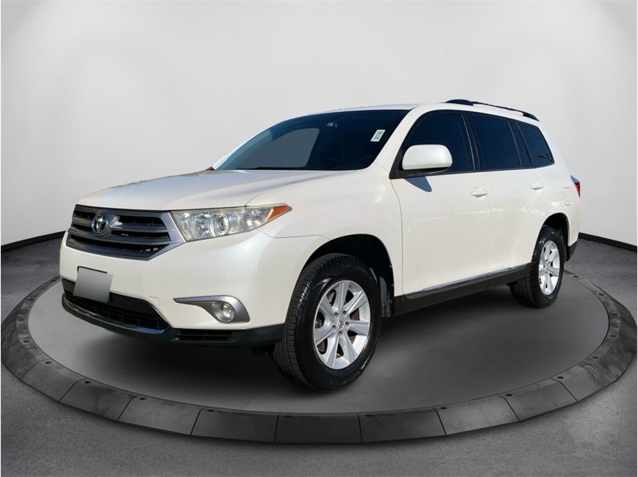2013 Toyota Highlander Plus's photo