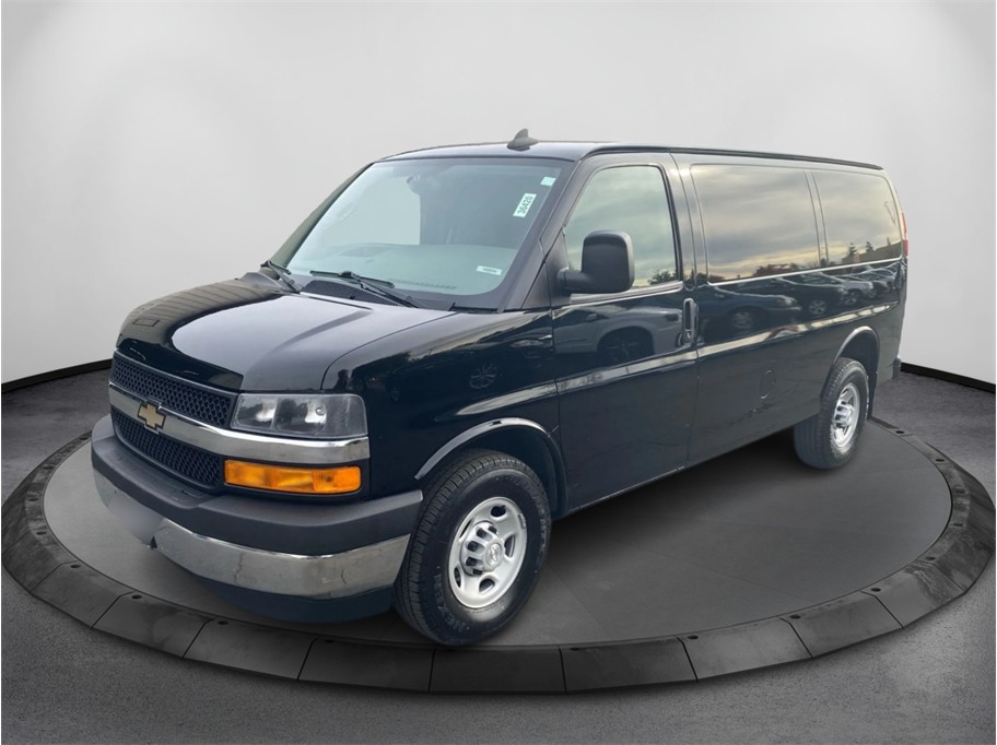 2017 Chevrolet Express Base's photo