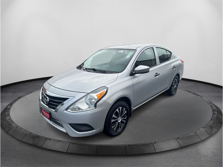2017 Nissan Versa 1.6 S MT's photo