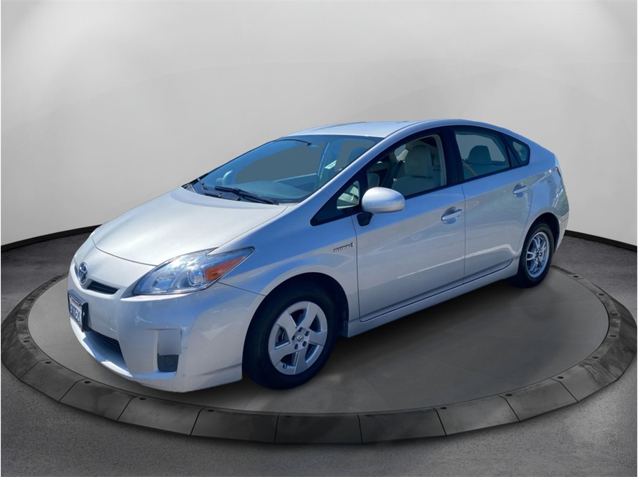 2010 Toyota Prius III's photo