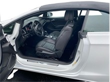 Vehicle Thumb #9