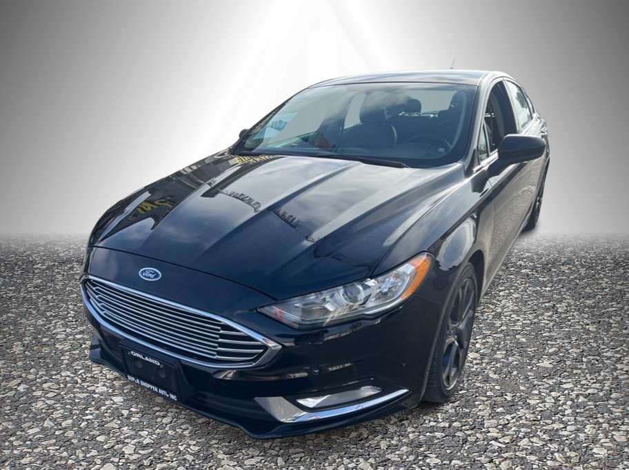 2018 Ford Fusion SE's photo