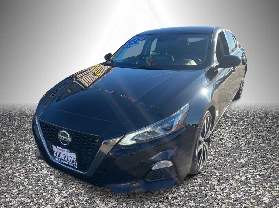 2020 Nissan Altima SR's photo