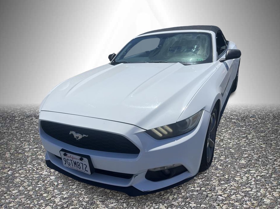 2016 Ford Mustang V6 Convertible's photo