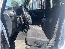 Vehicle Thumb #9