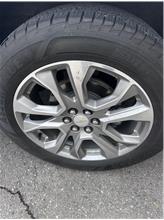 Vehicle Thumb #20