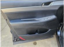 Vehicle Thumb #15