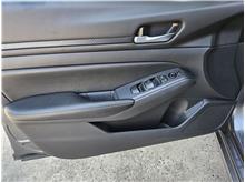 Vehicle Thumb #14