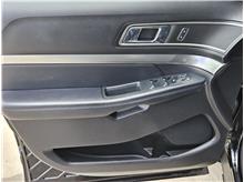 Vehicle Thumb #17