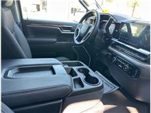 Vehicle Thumb #17