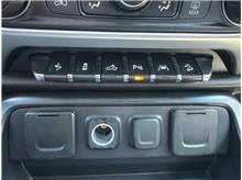 Vehicle Thumb #26