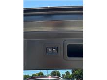 Vehicle Thumb #26