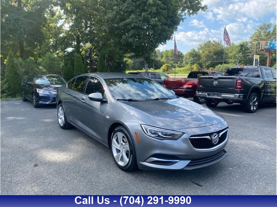 2020 Buick Regal Sportback Preferred's photo