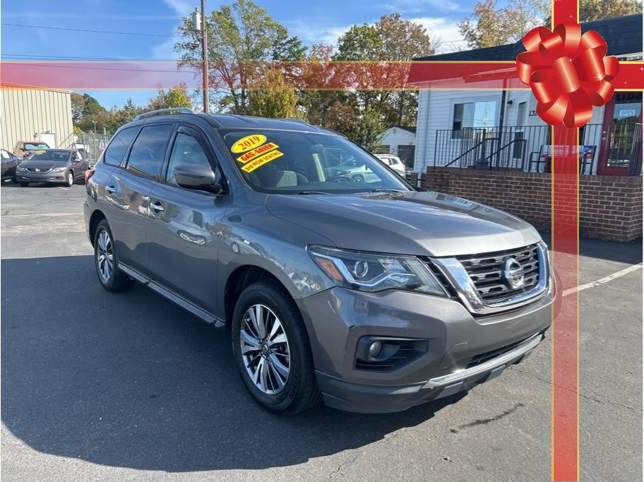 2019 Nissan Pathfinder SV