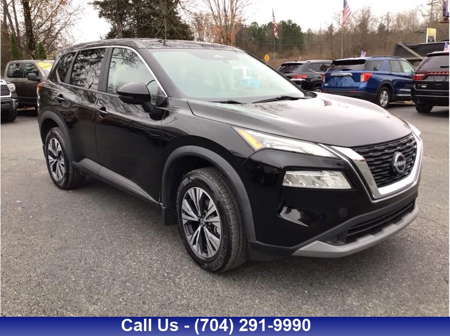 2023 Nissan Rogue SV's photo