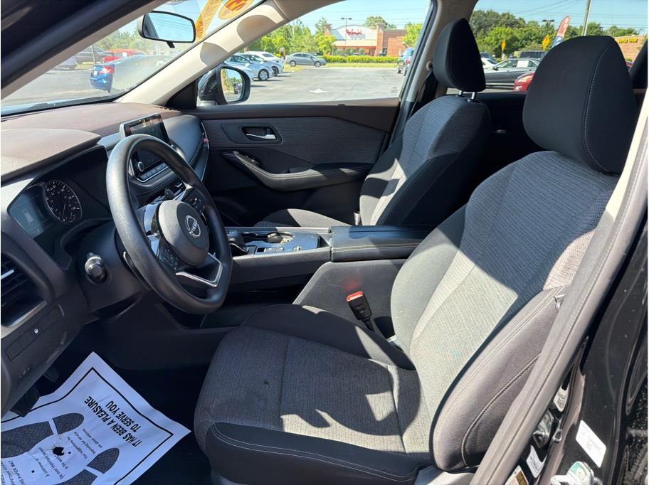 2023 Nissan Rogue SV - Photo 11