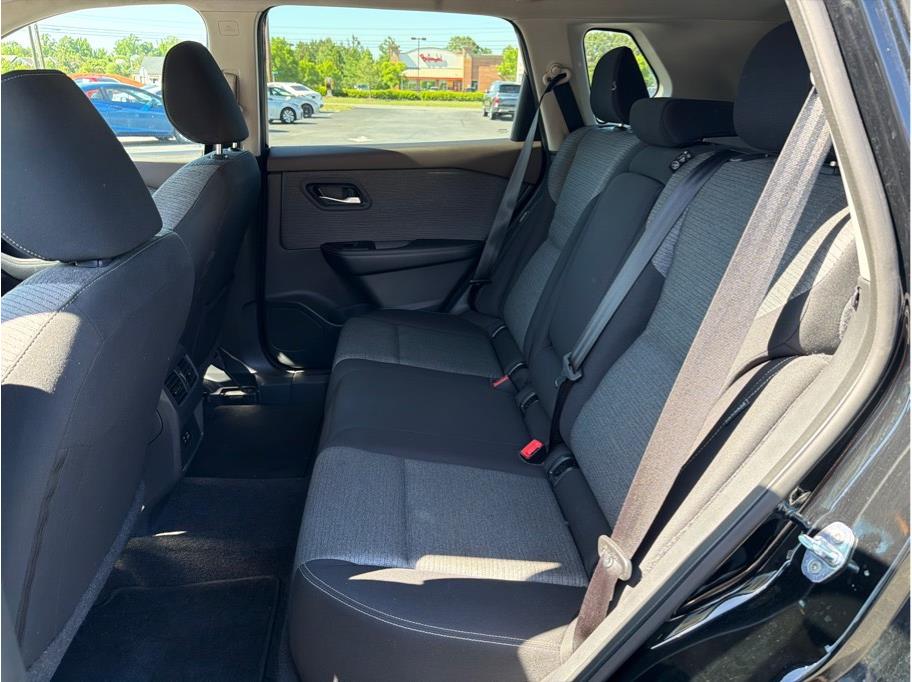 2023 Nissan Rogue SV - Photo 12