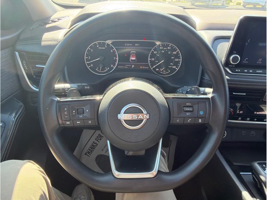 2023 Nissan Rogue SV - Photo 13