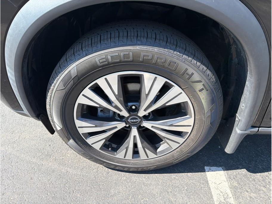2023 Nissan Rogue SV - Photo 17