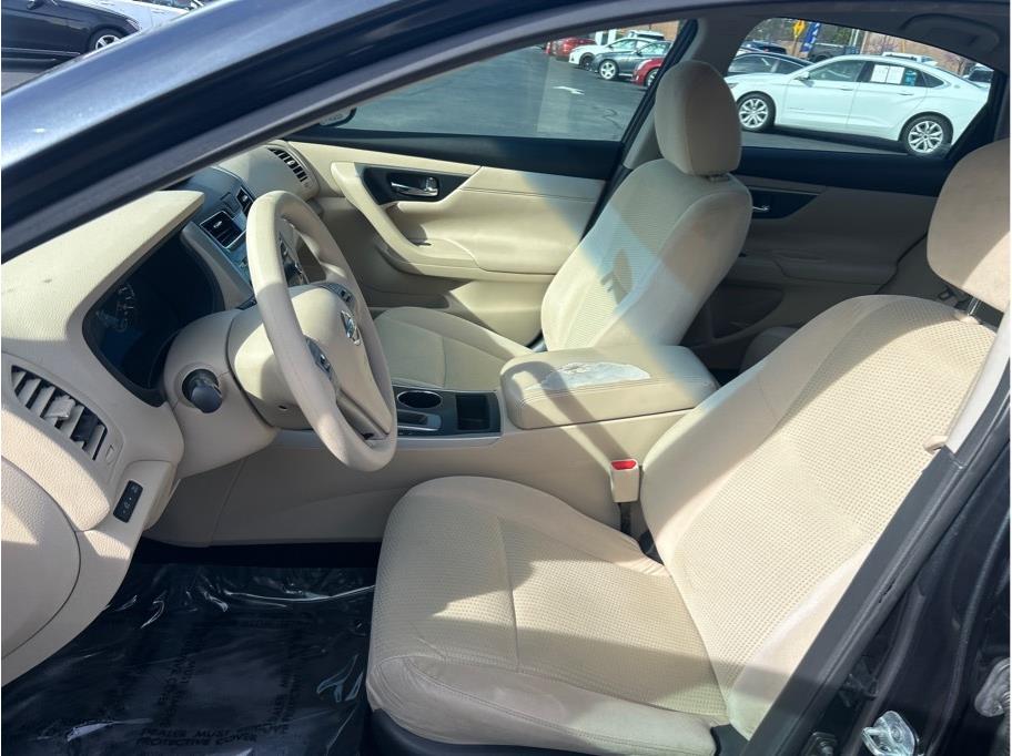 2015 Nissan Altima S - Photo 10