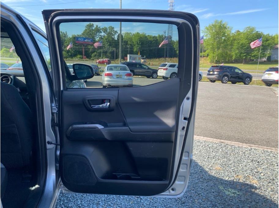 2021 Toyota Tacoma TRD Off Road - Photo 18