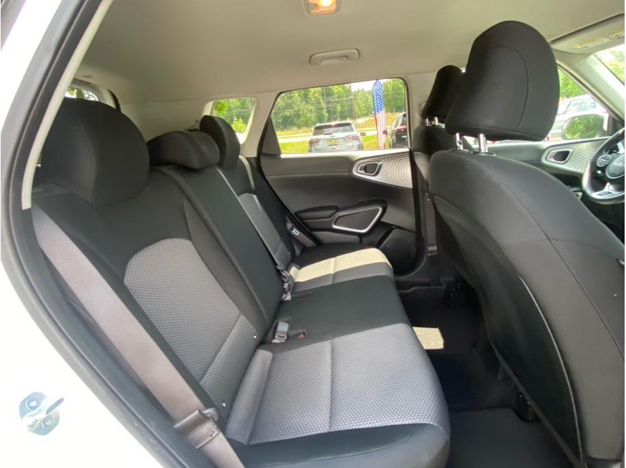 2024 Kia Soul LX - Photo 19
