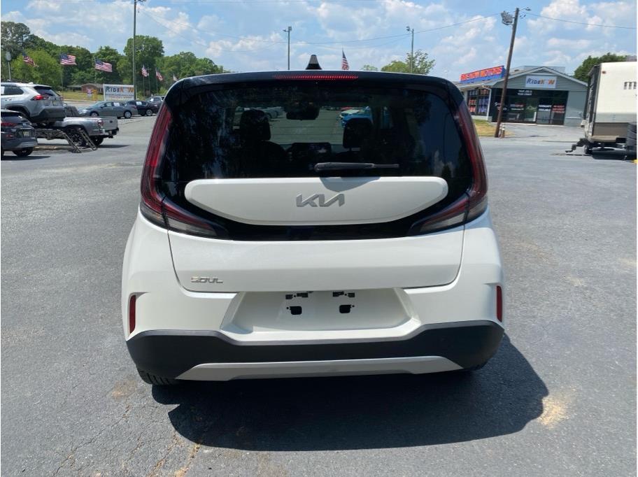 2024 Kia Soul LX - Photo 4