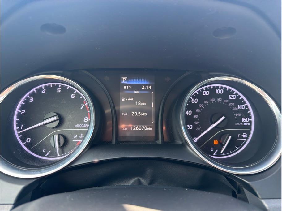 2019 Toyota Camry LE - Photo 14