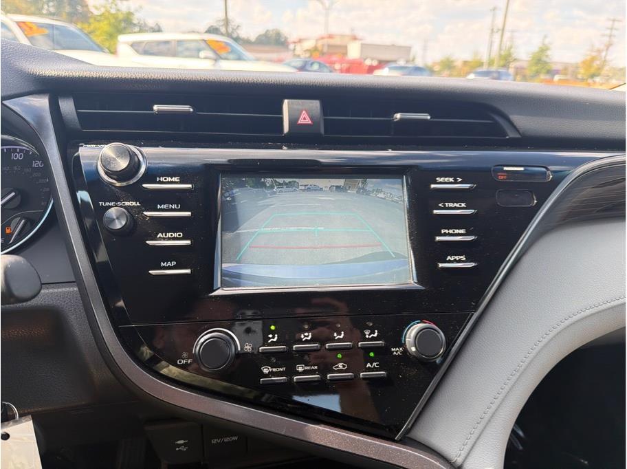 2019 Toyota Camry LE - Photo 16